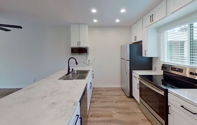 2 beds, 1 bath, 840 sqft, $2,550, Unit 416