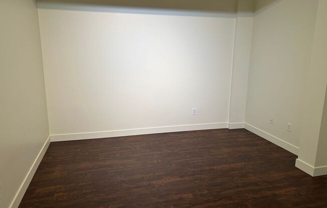 1 bed, 1 bath, 1,033 sqft, $2,936, Unit 1023-306