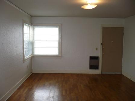 1940's Style~ Close-in, Downtown Location