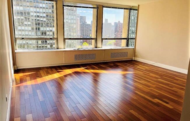 1 bed, 1 bath, 755 sqft, $4,550, Unit 12P