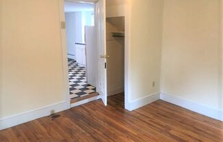 3 beds, 1 bath, $1,905, Unit 3