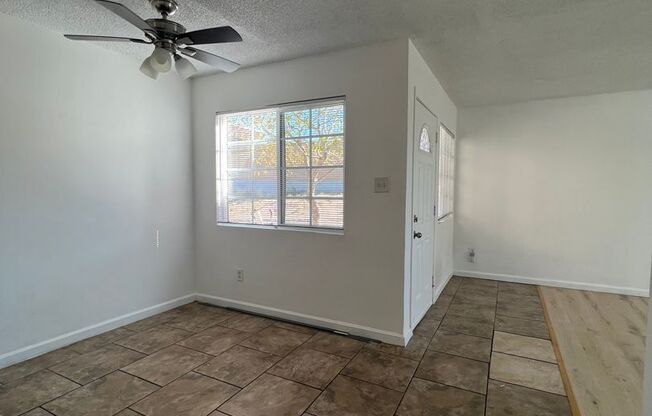 2 beds, 1 bath, 800 sqft, $1,075, Unit # 2