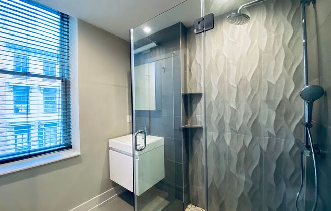 2 beds, 2 baths, 700 sqft, $2,900, Unit 407