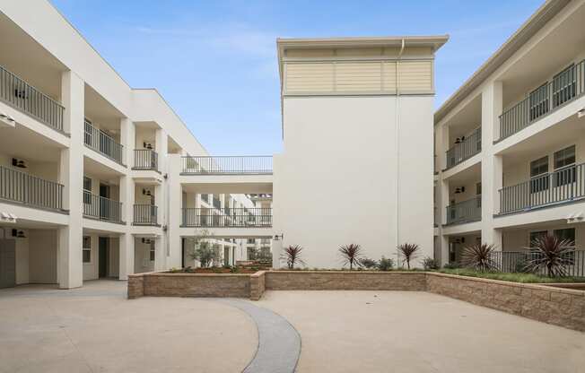 the courtyard at the preserve apartments