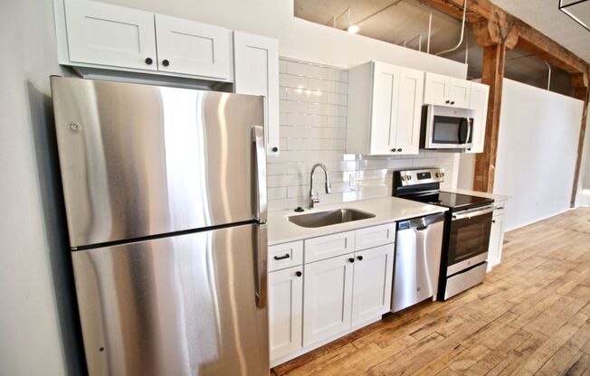 1 bed, 1 bath, 1,093 sqft, $1,575, Unit 408