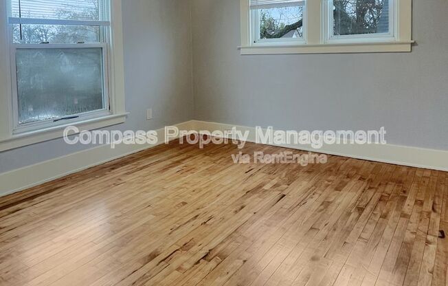 923 FULTON ST E