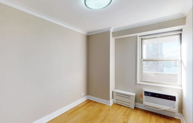 3 beds, 2 baths, $9,395, Unit 35B