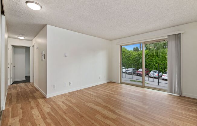 2 beds, 1 bath, 765 sqft, $2,295, Unit 102
