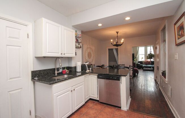 Graduate Hospital 3bd/1/5bth Charmer
