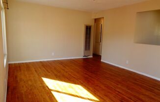 2 beds, 1 bath, $2,350