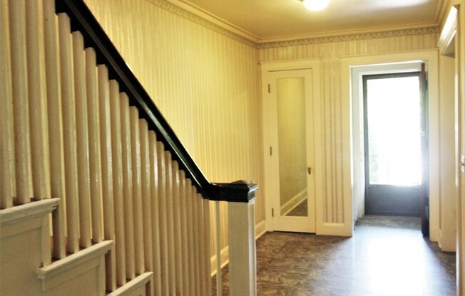 2026/2027 Off-Campus JHU Spacious 5bd/2ba Rowhome OSP & W/D! Available 6/8