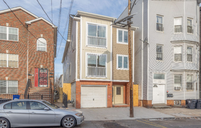 241 S 11 ST