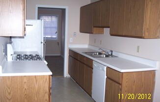 2 beds, 2.5 baths, $1,895, Unit Paces Ferry North