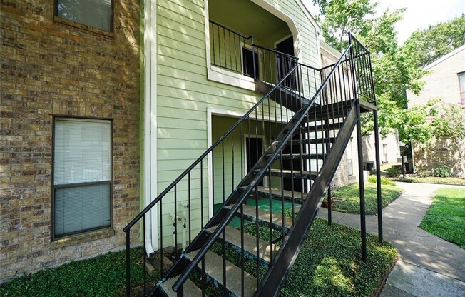 One bedroom condo, leasing now!