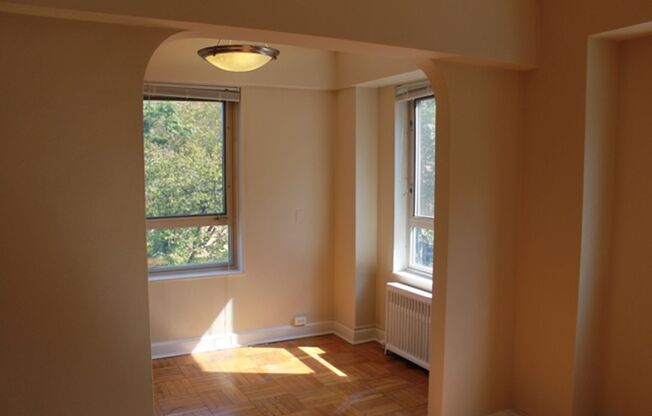1 bed, 1 bath, 700 sqft, $2,650, Unit 519