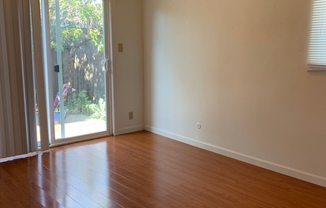 2 beds, 1 bath, $3,200, Unit 1704 Francisco #C