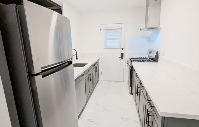 1704 1732 N SIERRA BONITA AVE