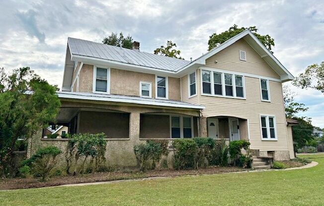 Bellevue - 2 Bedroom Apartment