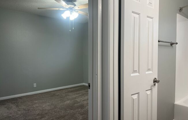 2 beds, 1 bath, 850 sqft, $2,415, Unit 801I