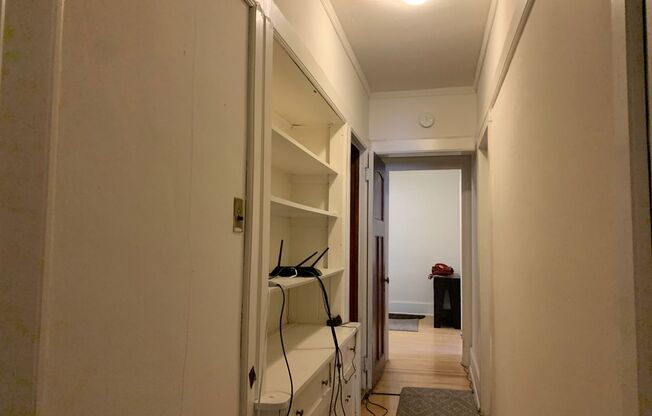 4 beds, 2 baths, $2,350, Unit 7