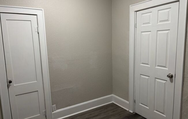 2 beds, 1 bath, $1,000