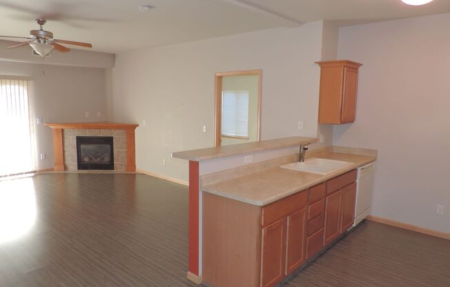 2 beds, 2 baths, $1,425