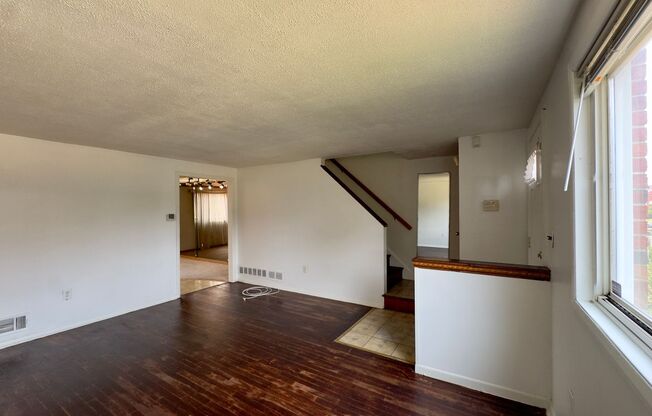 Charming 3 Bedroom/ 1.5 Bathroom Townhome in Frankford, MD!