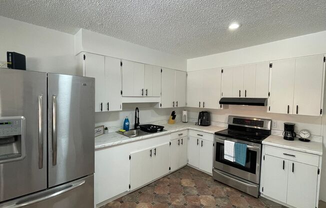 1 bed, 1 bath, $744, Unit Hab. #3