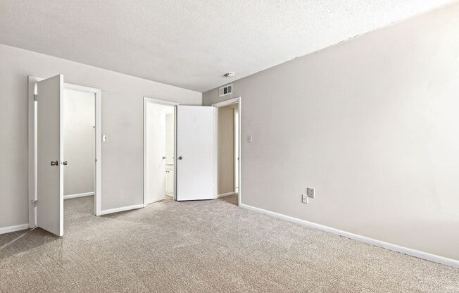 2 beds, 1.5 baths, $1,100, Unit Unit C-305