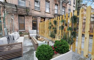 437 W 46 ST 1 ROW