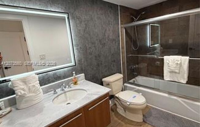 1 bed, 1.5 baths, $4,000, Unit # 1120