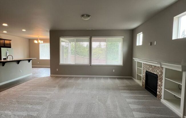 Quiet Luxury in a Forested Cul de Sac with Mountain View!