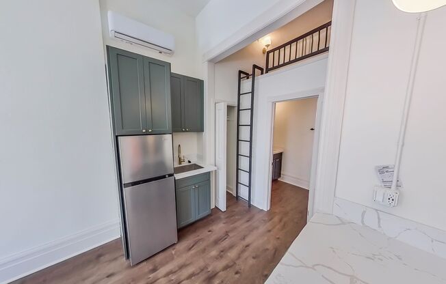 Studio, 1 bath, 162 sqft, $1,925, Unit 204