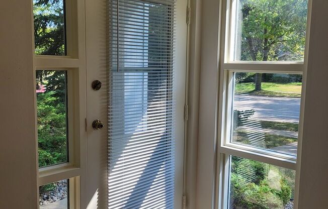 3 beds, 2.5 baths, 2,000 sqft, $2,705, Unit D-1