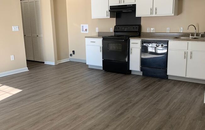 1 bed, 1 bath, 660 sqft, $959, Unit 18