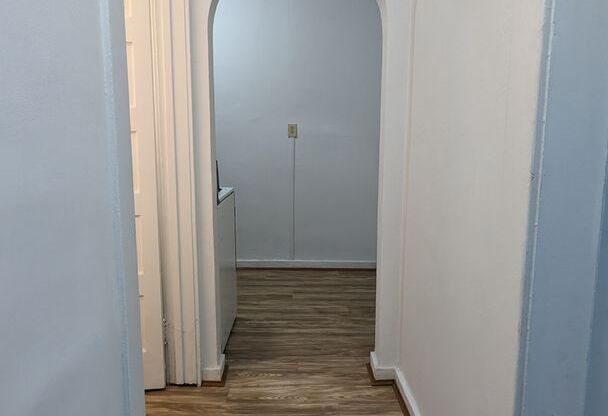 1 bed, 1 bath, $995, Unit #2