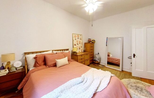 1 bed, 1 bath, 925 sqft, $2,100, Unit 1339 2B