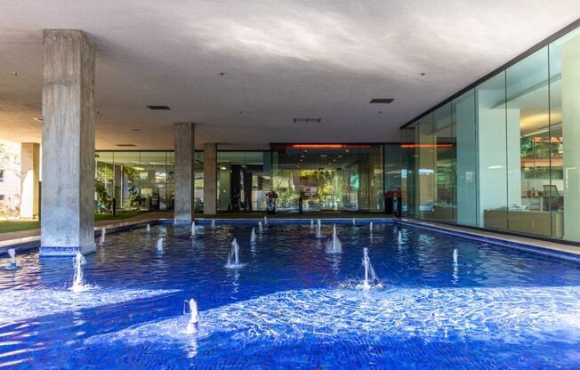 2 beds, 2 baths, $2,100, Unit # 523