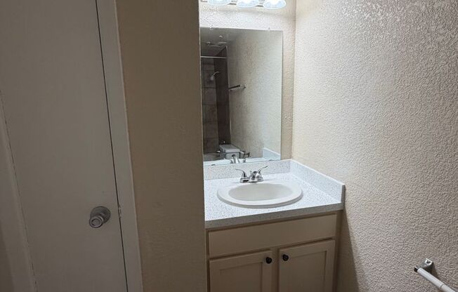 1 bed, 1 bath, 682 sqft, $905, Unit 717