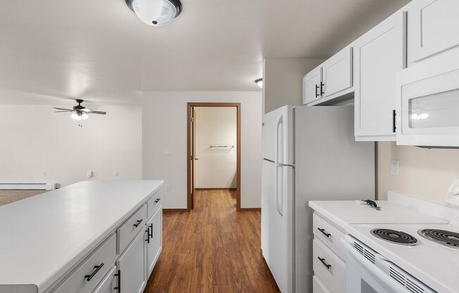 1 bed, 1 bath, 950 sqft, $1,129.99, Unit 1140-04