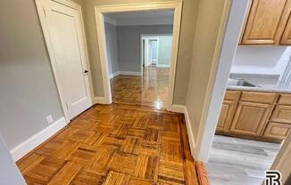 2 beds, 1 bath, $2,500, Unit 2A