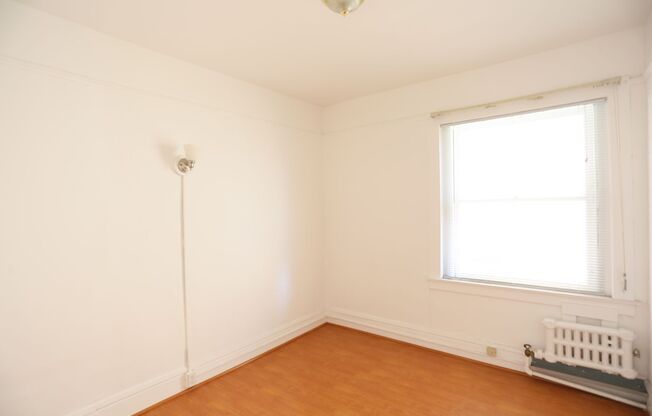 1 bed, 1 bath, $2,695, Unit #305