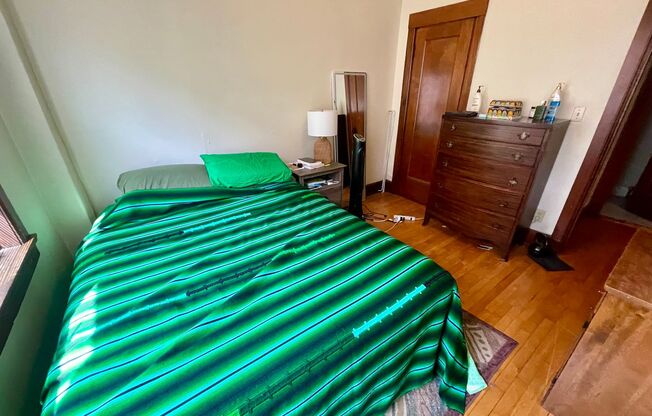 1 bed, 1 bath, $950, Unit 37