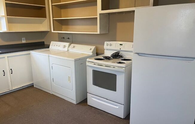 2 beds, 1 bath, 750 sqft, $1,195, Unit 2525