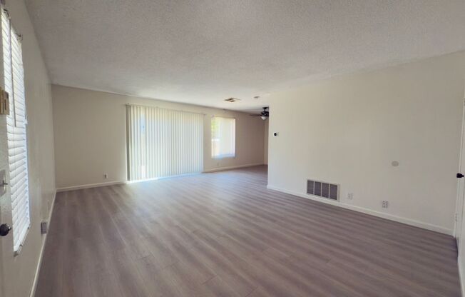 Charming 3-Bedroom Townhome Just Off the 54 freeway