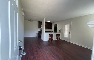 2 beds, 1 bath, $1,650