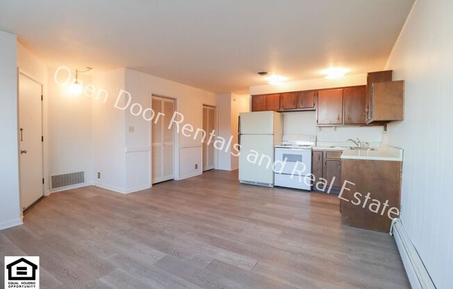 109/111 E King St