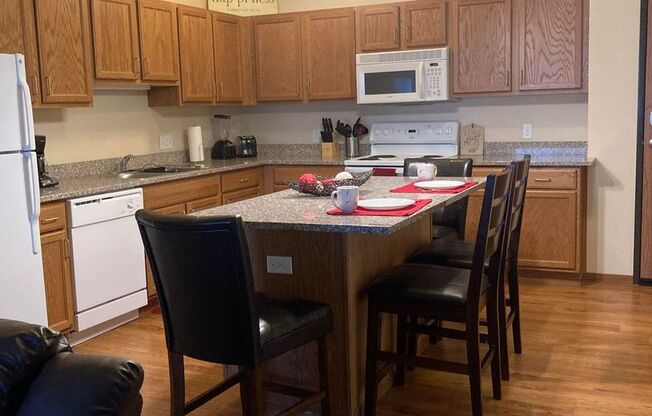 1 bed, 1 bath, 803 sqft, $1,425, Unit 1308