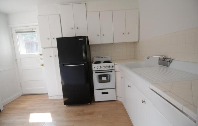 1 bed, 1 bath, 850 sqft, $1,195