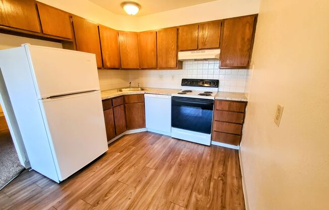 1 bed, 1 bath, 576 sqft, $995, Unit 321